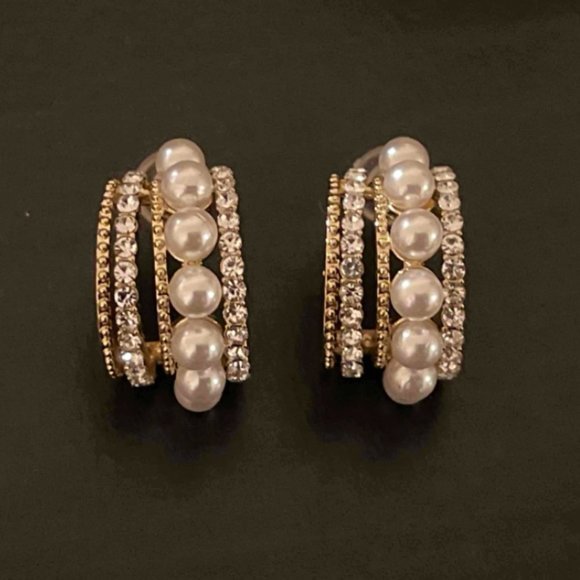 NEW Faux pearl hoop earrings mini gold hoop earrings - Picture 2 of 8